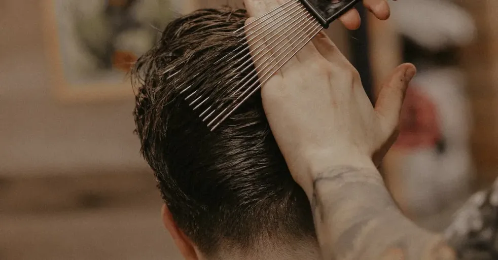 Achieving a Smooth and Polished Look: How to Use the Miracle Coat Combo Grooming Comb for Finishing Touches
